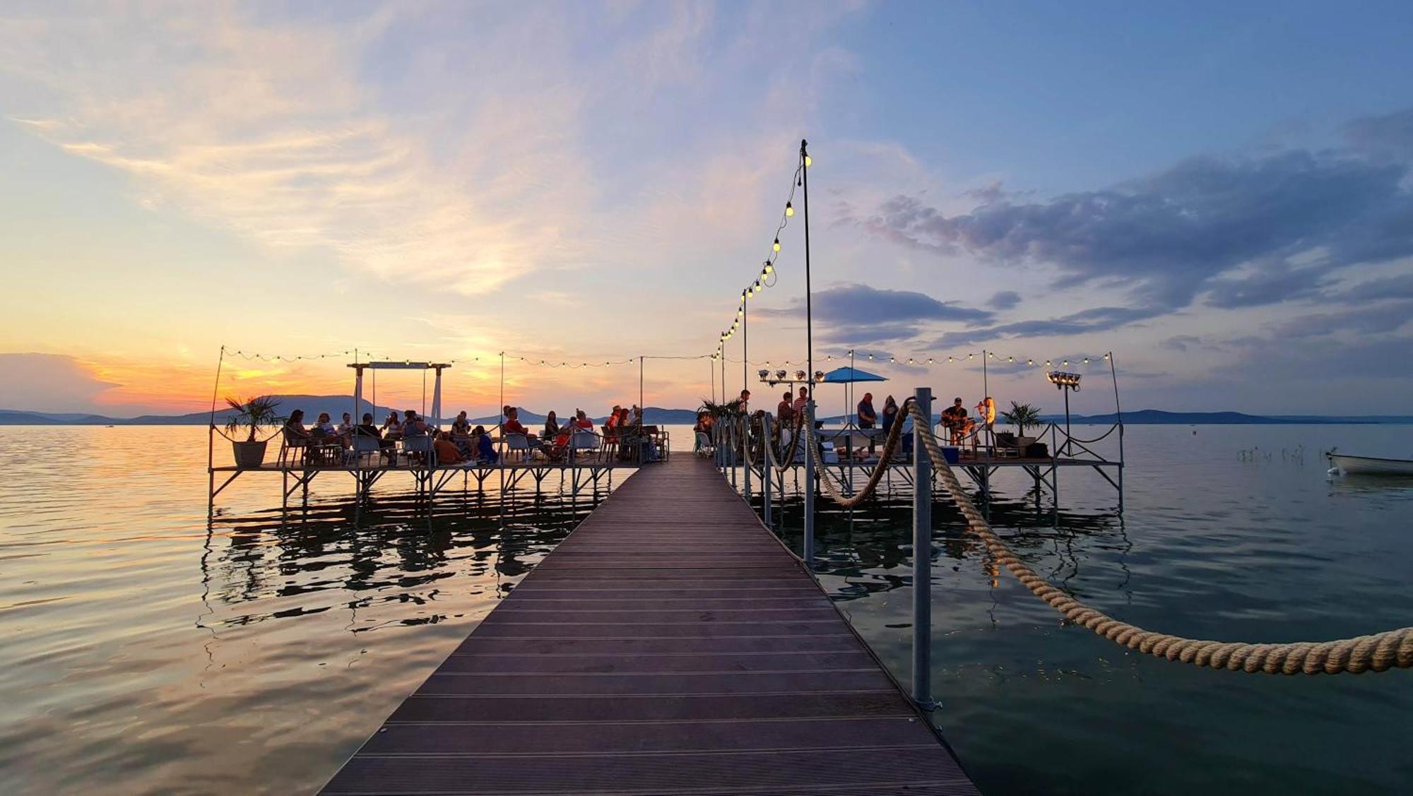 Sunset Resort - Lakeside Apartment Fonyód 外观 照片